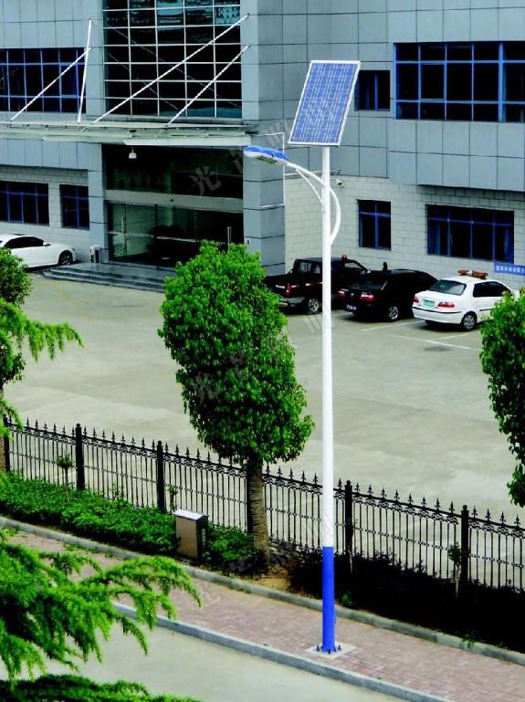 太阳能路灯.jpg 太阳能路灯.jpg